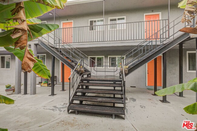 Building Photo - 4309 W Adams Blvd Unit 11