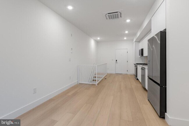 Photo - 2007 Cambridge St Unit 4