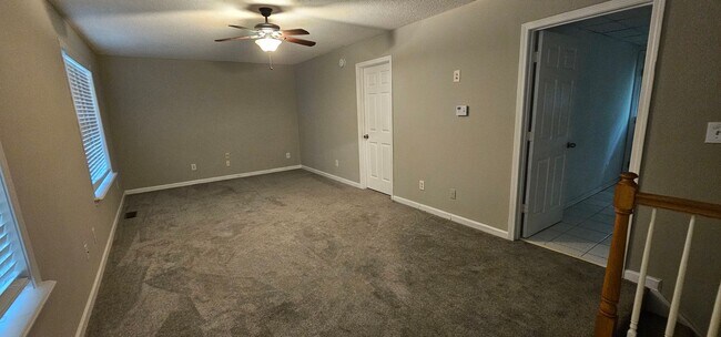 Photo - 512 Earnest Ln