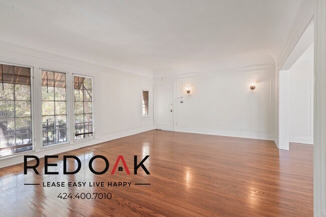 Photo - Absolutely Stunning Top Floor, Two-Bedroom... Unidad 174 1/2