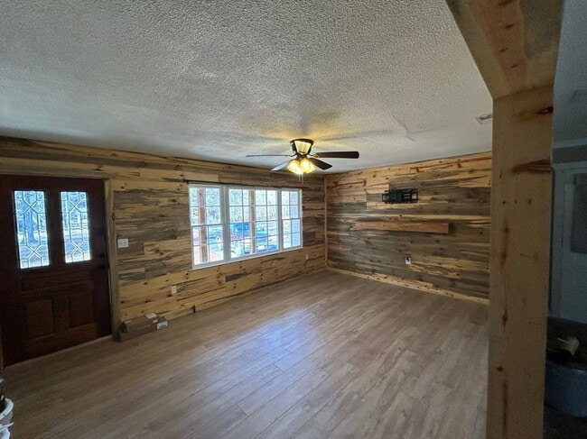 Photo - 2886 Harrisburg Rd