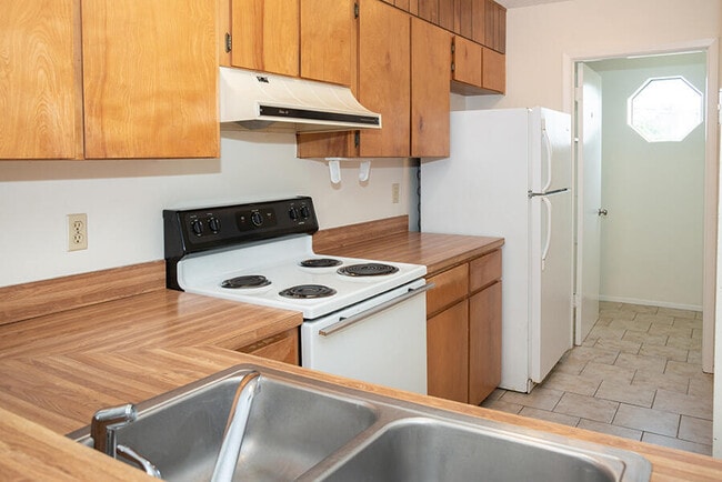 Photo - 419 Hollywood Blvd NW