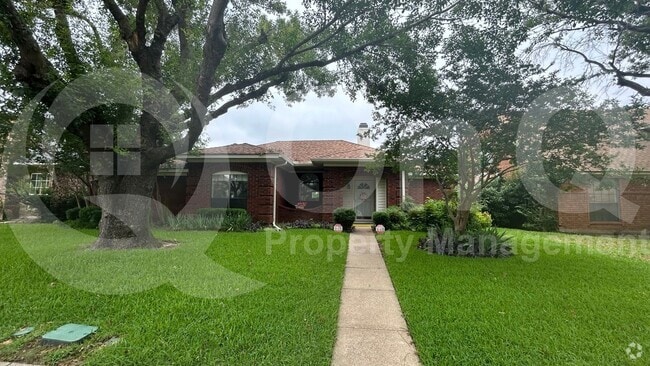 Building Photo - 1633 Palisades Dr Rental