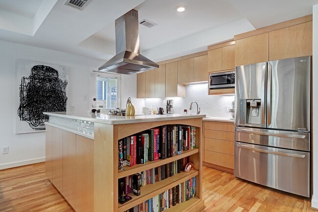 Photo - 1523 Harvard St