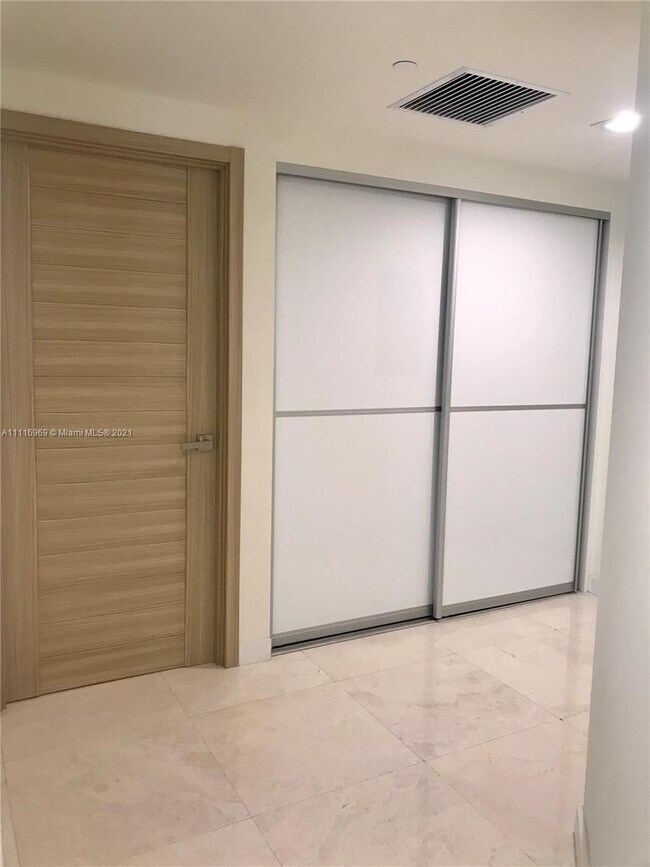 Photo - 55 SE 6th St Unit 2707