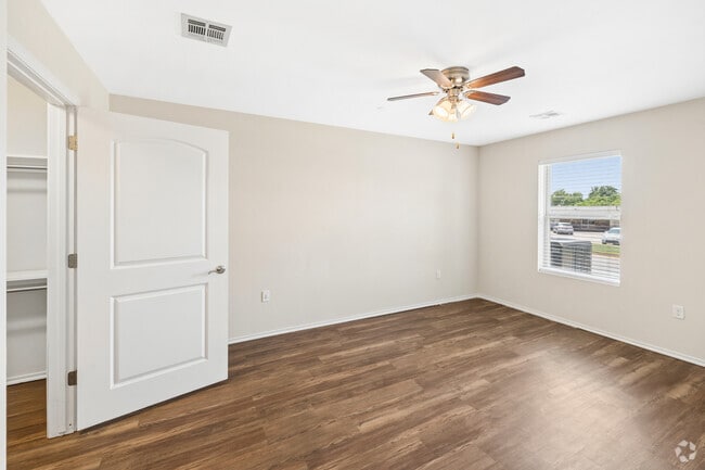 2BR, 1BA - 1,007SF - Primary Bedroom - Villas of Benedictine