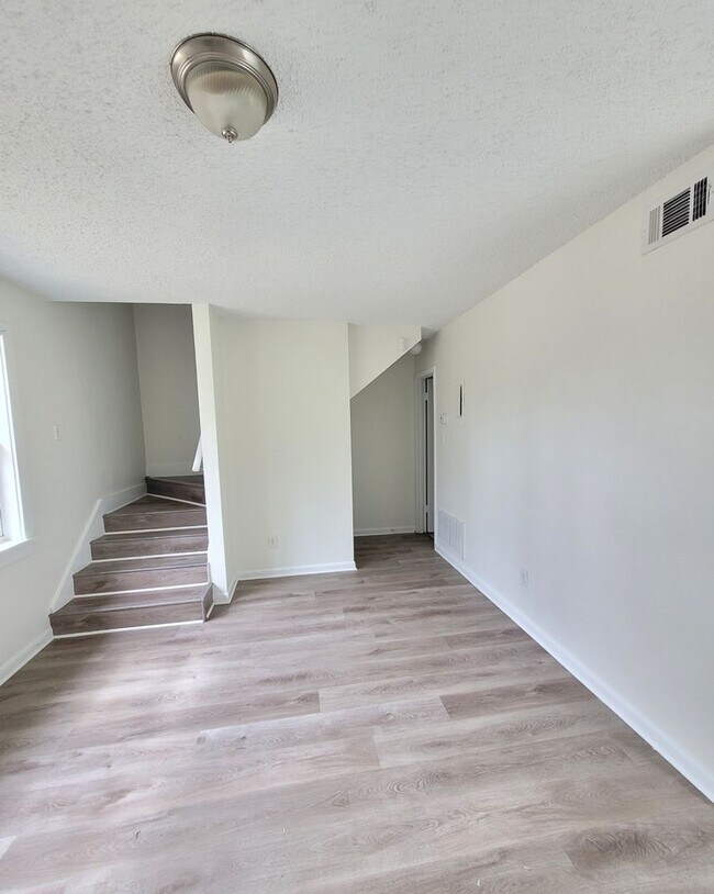 Photo - 1140 Lake Dr Unit B