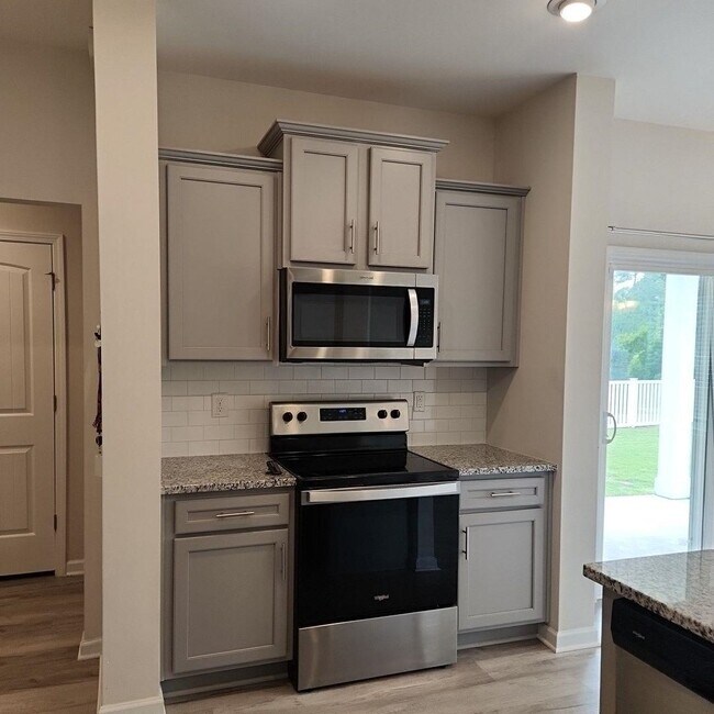497 Hillsborough Dr