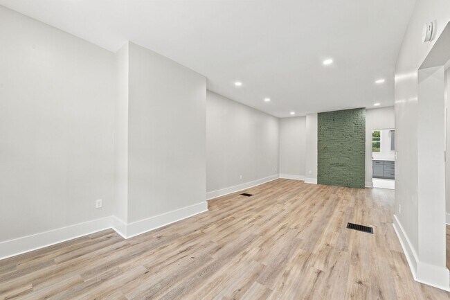 Photo - Gorgeous 4 bedroom 2 bath home in Garfield! Available now!