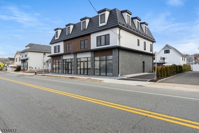 Photo - 178 Newark Pompton Turnpike Unidad 302