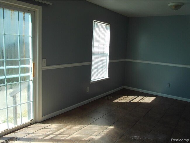 Photo - 37085 Brynford Dr