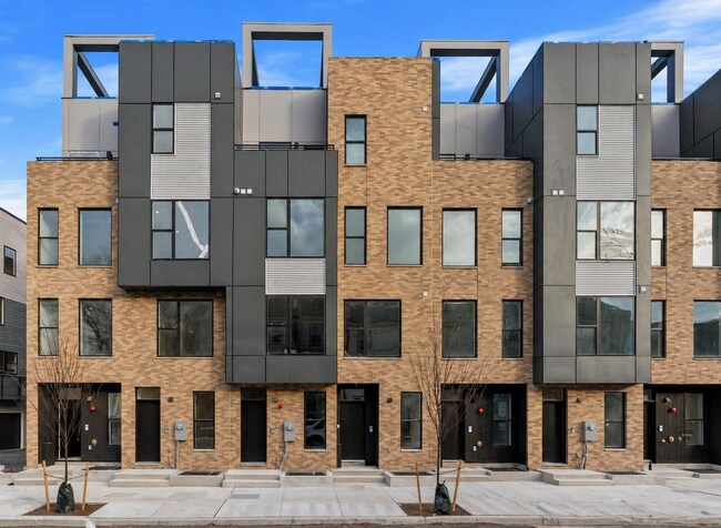 Building Photo - Garage parking, private outdoor space, and skyline views—this Northern Liberties home checks ever...