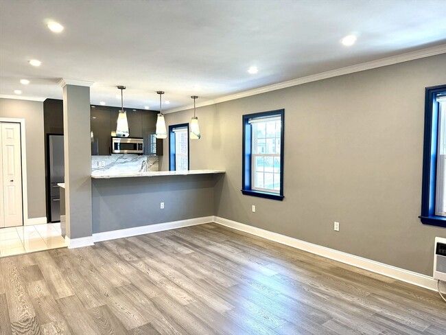 Photo - 27-29-29 Commonwealth Ave Unit 6