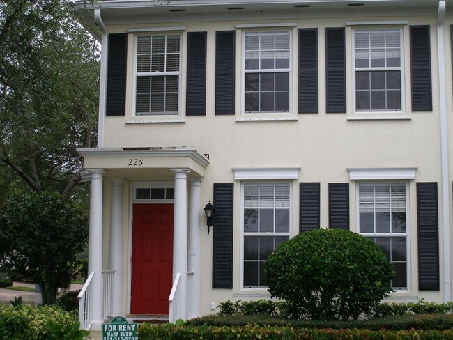 Photo - 225 Murray Ct