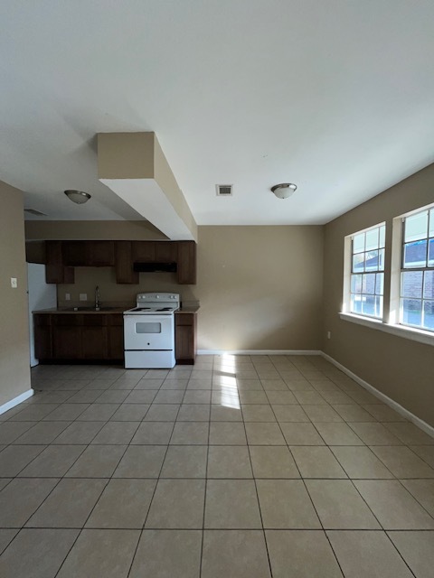 El Scott - El Scott Condo Unit B