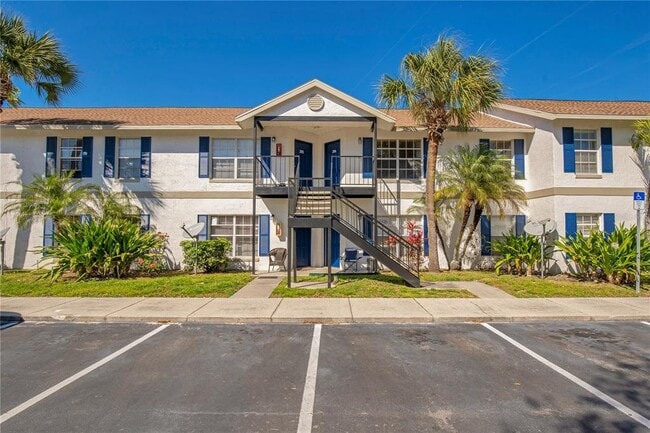 Building Photo - 3651 N Goldenrod Rd Unit C201