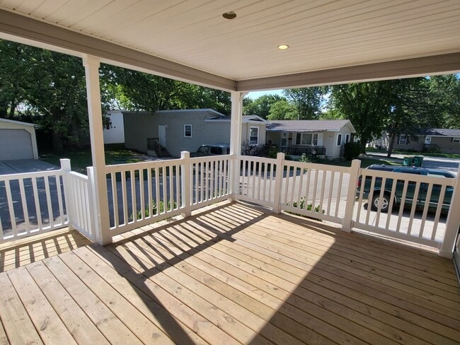 1116 Lake Terrace Rd