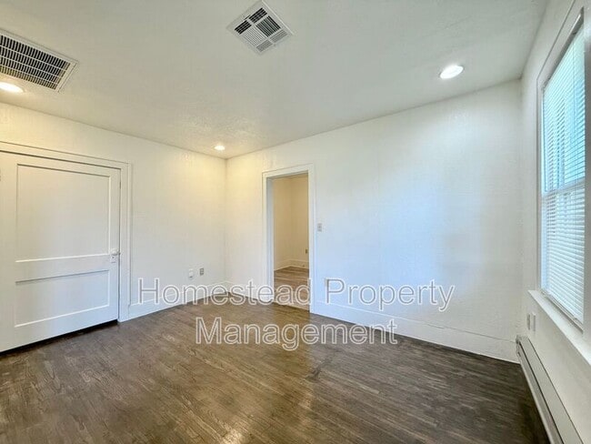 Photo - 509 W Hill St