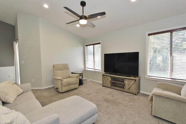 Photo - 1915 W Mulhuland Ct