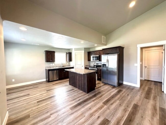 Photo - 1095 S 150 W