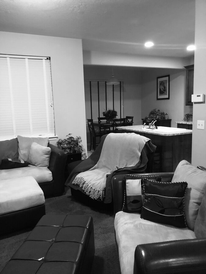 Living room and kitchen - 6854 W Ashby Way Casa Adosada