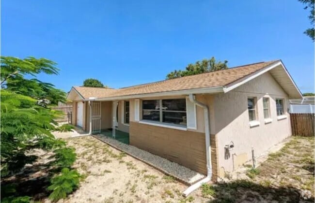 Building Photo - 8019 Portage Dr Rental
