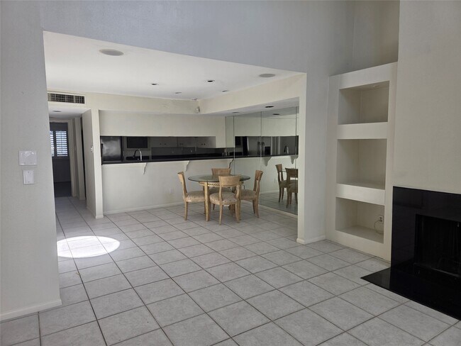 Photo - 1114 Augusta Dr Unit 12