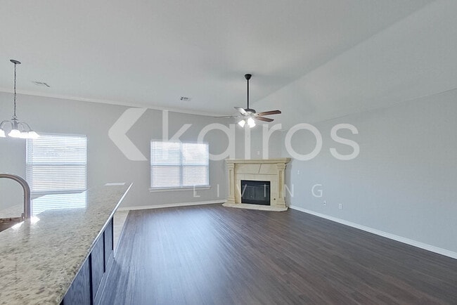 Photo - 11637 SW 10th St