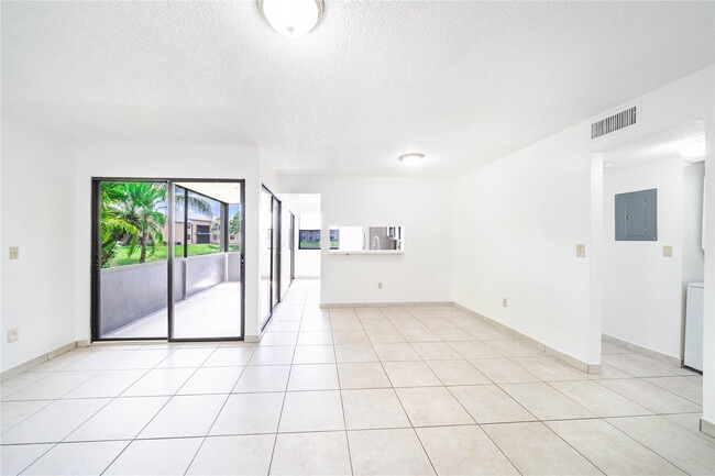 Photo - 1000 Constitution Dr