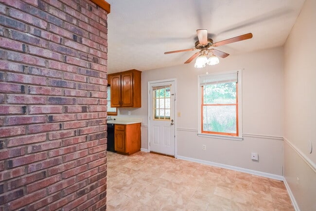 Photo - 1517 Sugarplum Pl SW