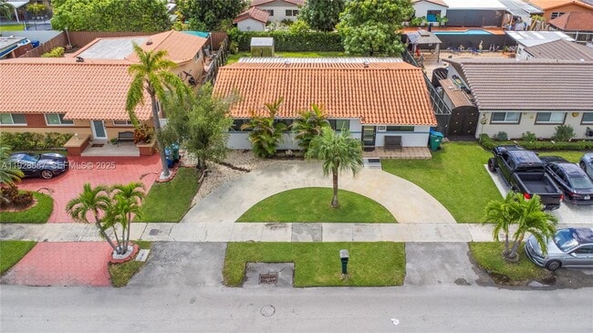 Photo - 10350 SW 4th St