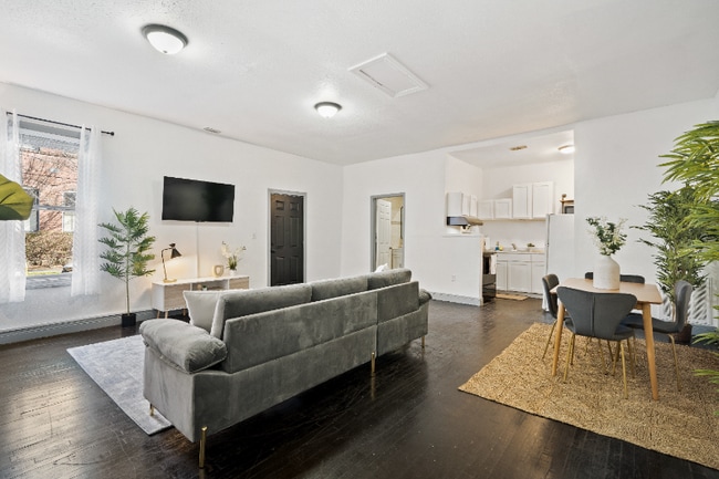 Photo - 1221 E Columbus Dr