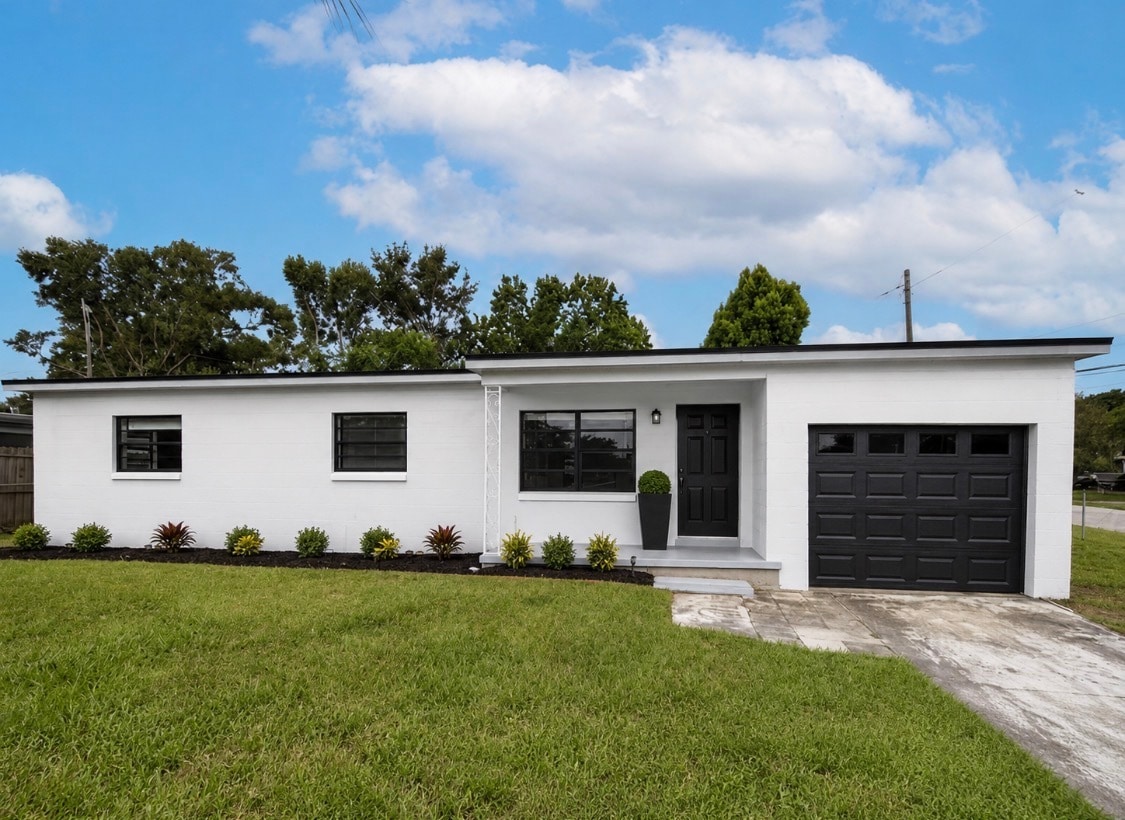 Photo - 702 S Solandra Dr