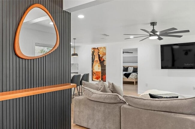 Photo - 2350 Sherbrooke Rd