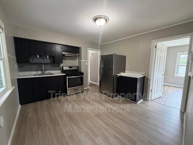 Photo - 1145 Patterson Rd