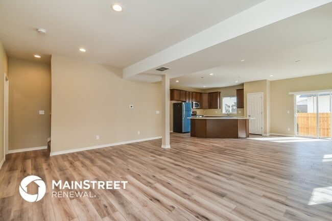 Photo - 4441 Light View