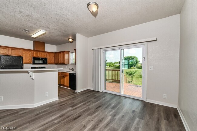 Photo - 4318 9th St W