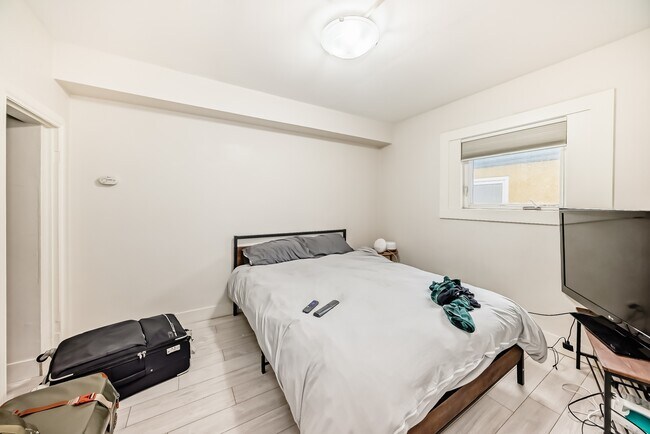 Photo - 1-4005-9 9 St SE