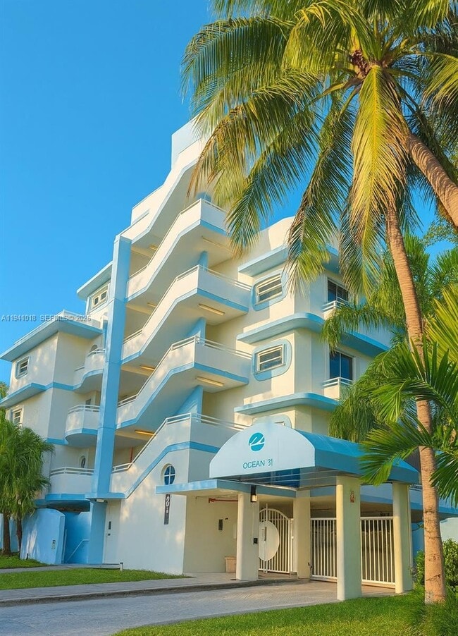 Building Photo - 9156 Collins Ave Unit 302