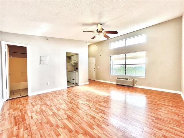Building Photo - 701 W Sycamore St Unit 306 Rental