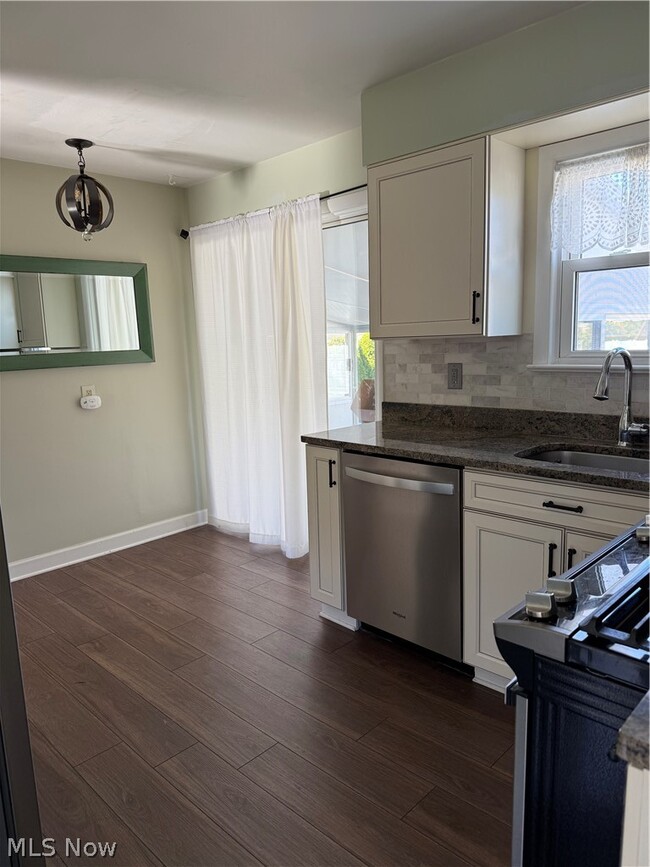 Photo - 30401 Mildred Ave