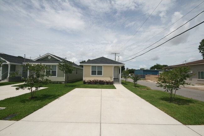 Photo - 1700 Huey P Long Ave
