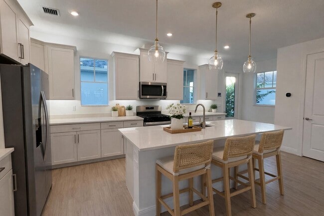 Photo - 7581 SW Hosford St