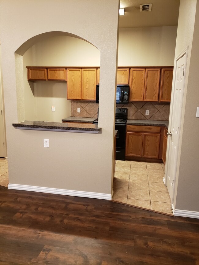 Photo - 816 Bur Oak Dr