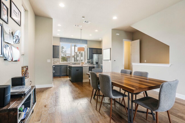 Photo - 1416 Waterloo Shore Ln