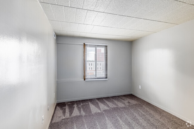 2BR, 1BA - 1,000SF - Bedroom - The Beechwood