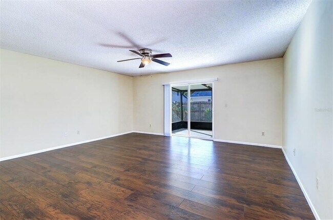 Photo - 1915 Saginaw Ct