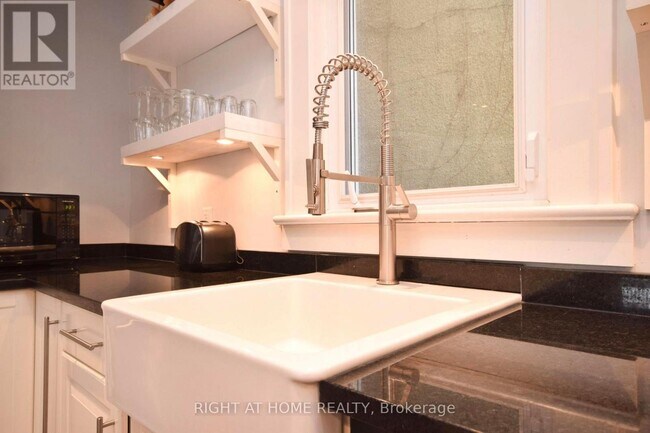 Photo - 118 Lower Charlotte St