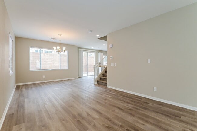 Photo - 10938 Florence Hills St