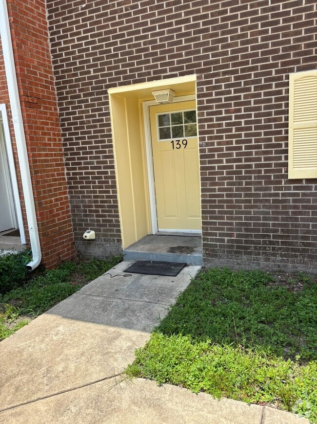 Building Photo - RG-139 Valencia Dr. Rental
